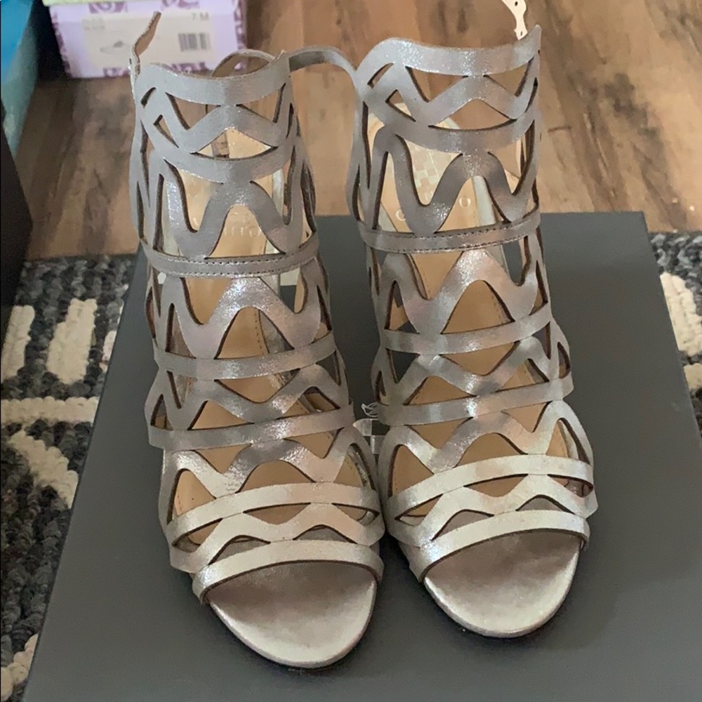 EUC-Vince Camuto Prisintha Pewter Heeled Sandal